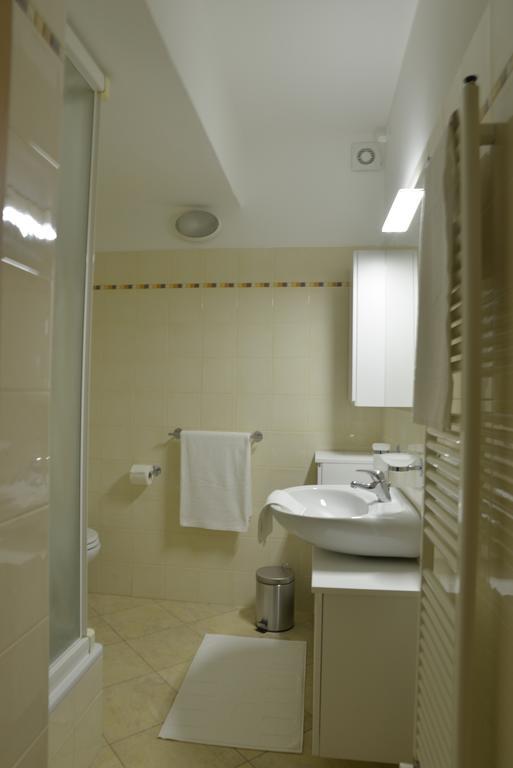 Residenza Cece' Apartman Lecco Szoba fotó